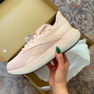 Light Pink Reebok DMX Walking Shoes 8